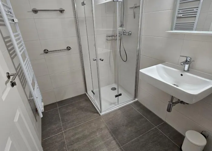 Dora Und Hansi Daire *